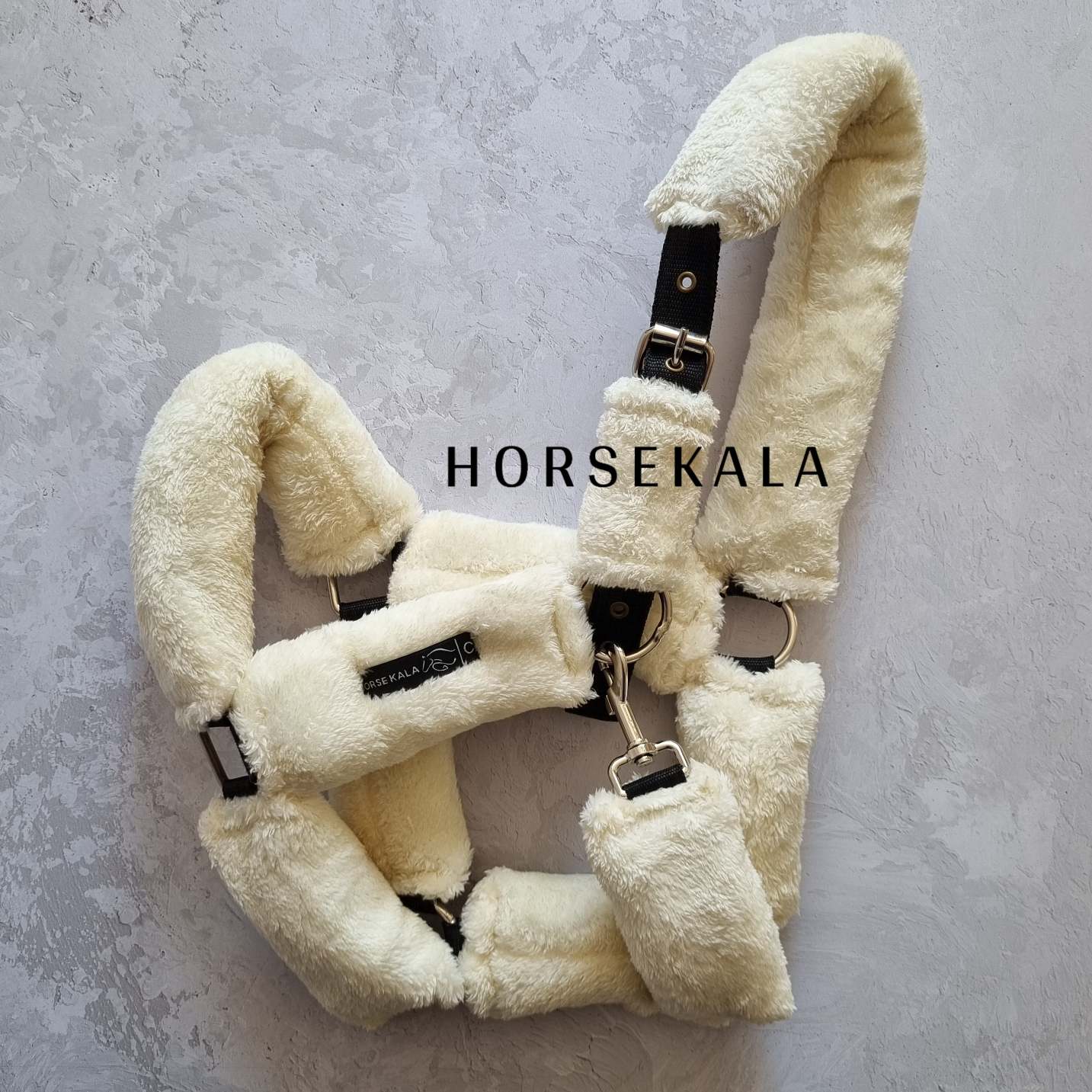 Safety fur full halter